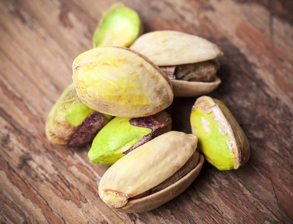 Pistachios with salt — Stock Photo, Image