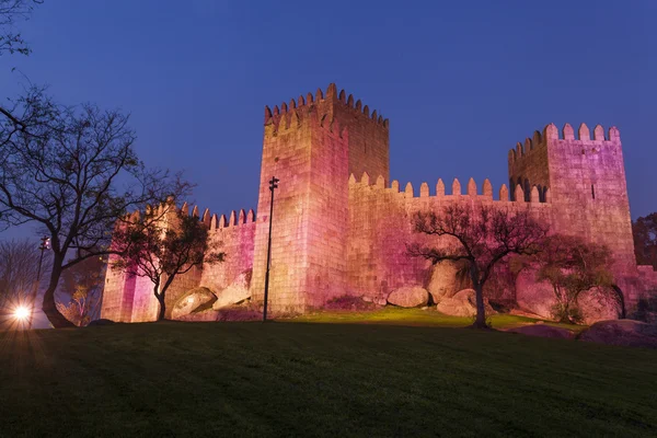 Guimaraes hrad v západu slunce — Stock fotografie