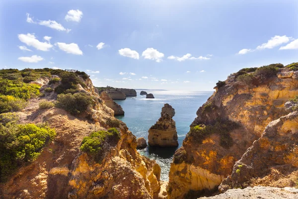 Βράχια στην παραλία praia da Marinha — Φωτογραφία Αρχείου