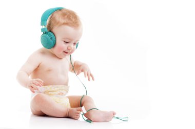 müzik kulaklık ile mutlu bebek