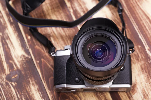 Digitale camera met retro stijl — Stockfoto