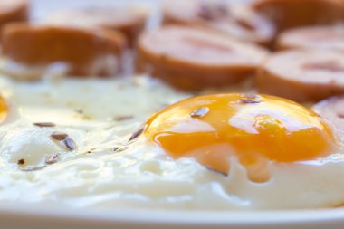 Yumurta, doyurucu kahvaltı sosis