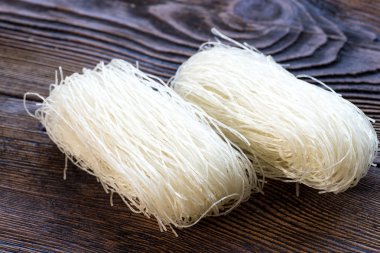 Pirinç Noodle rustik ahşap tablo