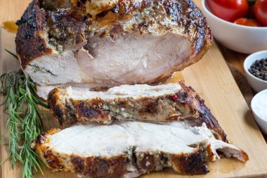 Biberiye ve tüm baharatlar ile pişmiş et