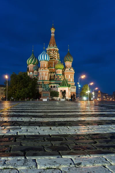 Vista noturna da Praça Vermelha e da Catedral de São Basílio em Moscou — Fotografia de Stock
