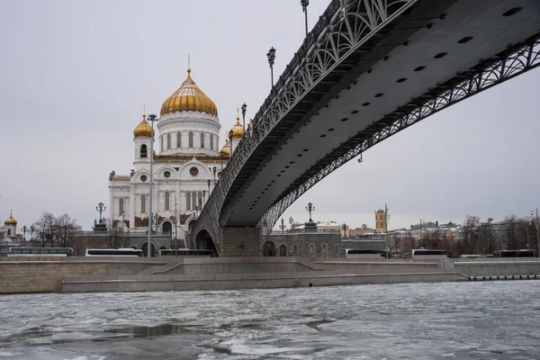 Igreja Ortodoxa de Cristo Salvador em Moscou no inverno — Fotografia de Stock