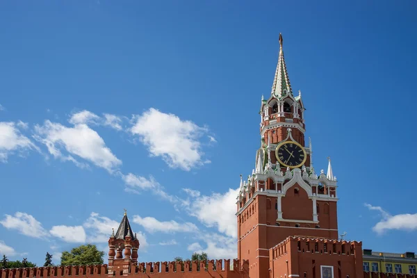 Torre Spasskaya con orologio a Mosca Cremlino, Russia — Foto Stock