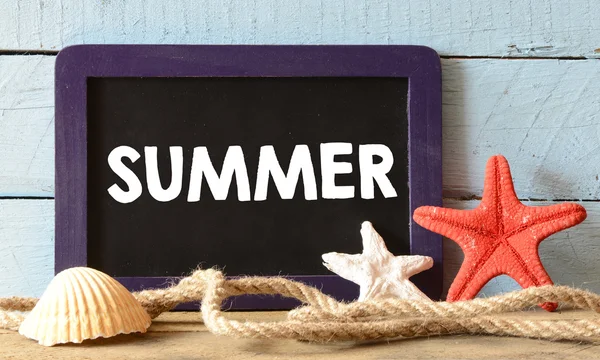 Zomer tekst op blackboard — Stockfoto