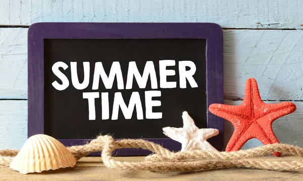 Summer time text on blackboard — Stock Photo, Image