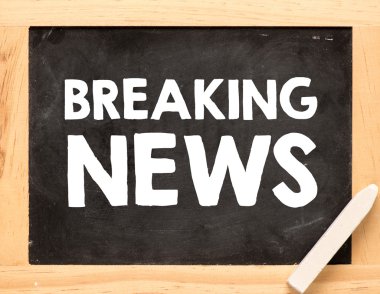 Yazı tahtası üzerinde son dakika Haberler yazıt