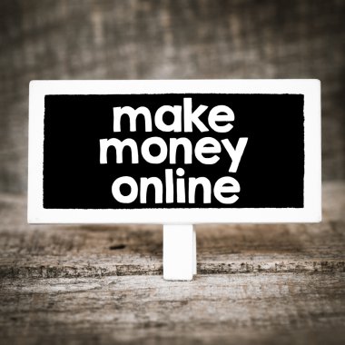 Yazı tahtası üzerinde para çevrimiçi yapmak