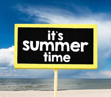 Bu yaz saati metin kara tahta üzerinde