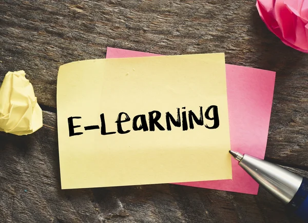 Note with E-learning text — Stock Photo, Image