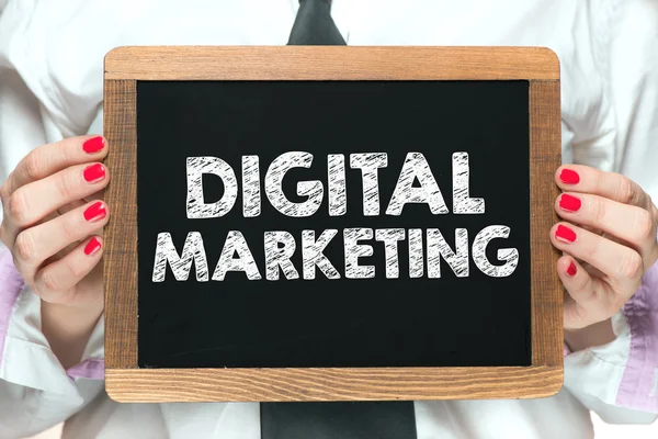 Digital marketing napis na tablicy — Zdjęcie stockowe
