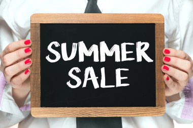 Yazı tahtası üzerinde yaz satış yazıt 