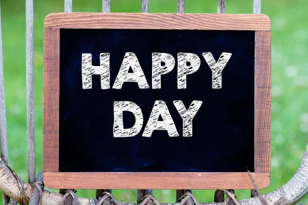 Happy day texte sur tableau noir — Photo