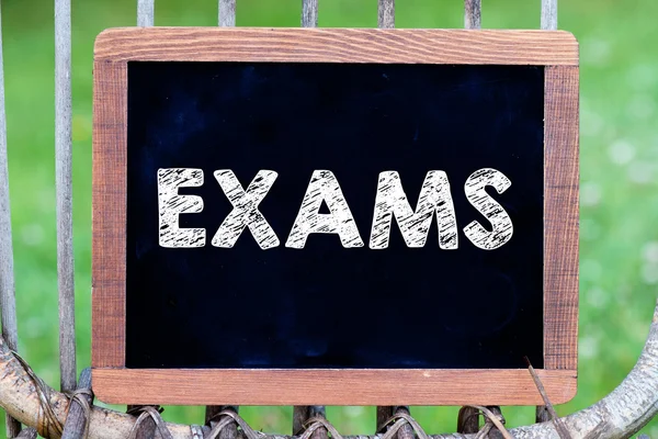 Examens mot sur tableau noir — Photo