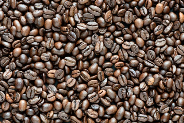 Taze Kavrulmuş Kahve Çekirdeklerinin Üst Görüntüsü — Stok fotoğraf