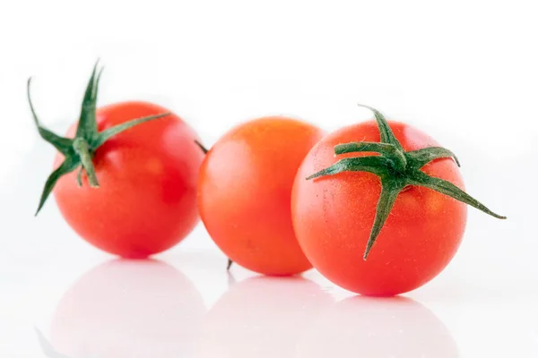 Tomates Cereja Frescos Fundo Branco — Fotografia de Stock