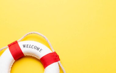 Sarı arkaplanda karşılama metni olan Lifebuoy.