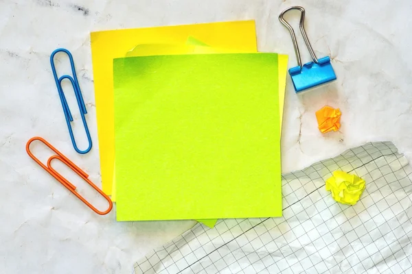 Blank yellow sticky note — Stock Photo, Image