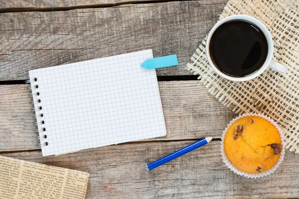 Cuaderno con una pegatina — Foto de Stock