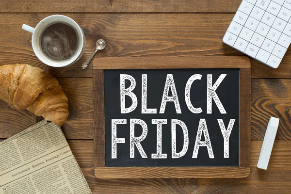 Black Friday handgeschreven met wit krijt — Stockfoto