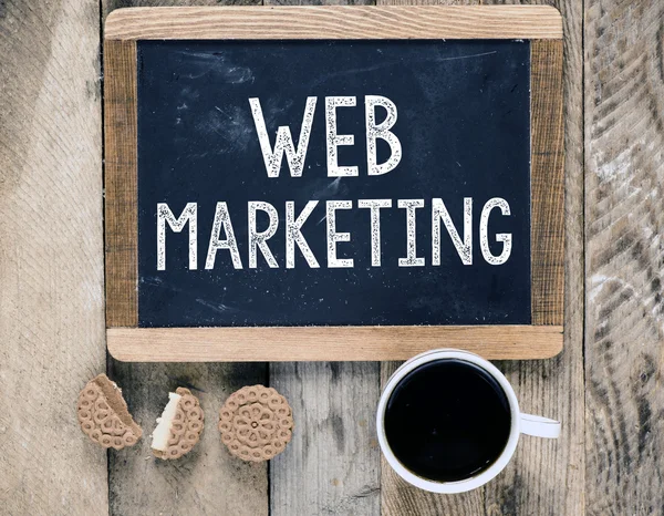 Web Marketing znak na tablicy — Zdjęcie stockowe