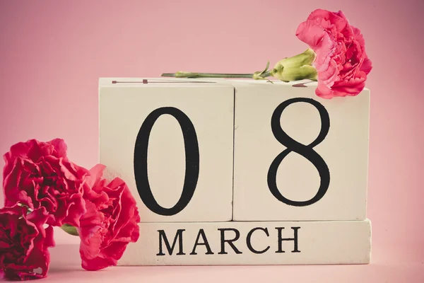 8 mars bakgrund med blommor — Stockfoto