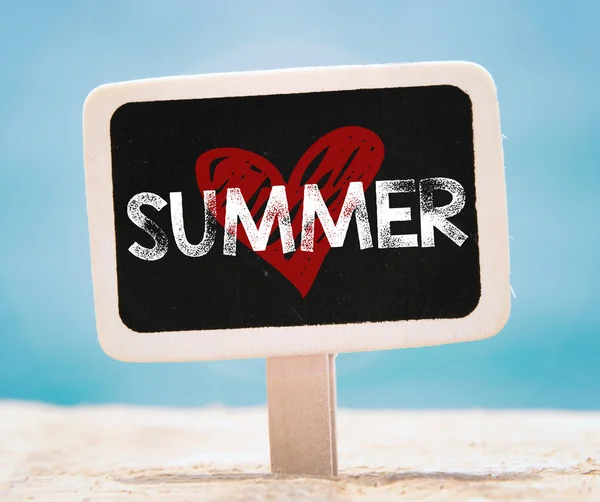 Sommertext und Herz — Stockfoto