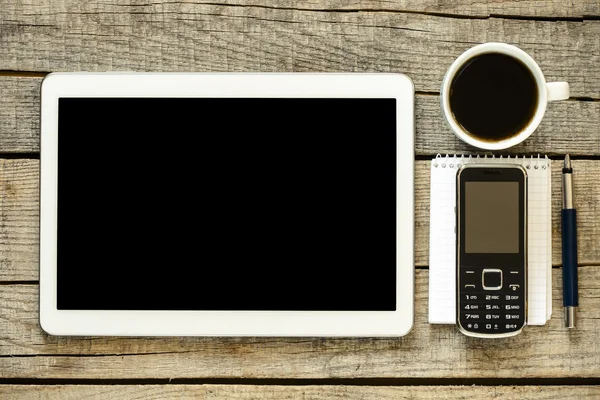 空的 tablet pc 和咖啡 — 图库照片