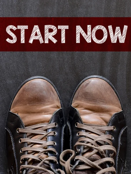 Start nu met sneakers — Stockfoto