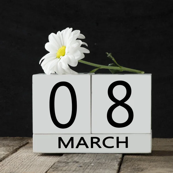 8 march background with camomile — Stock Photo, Image