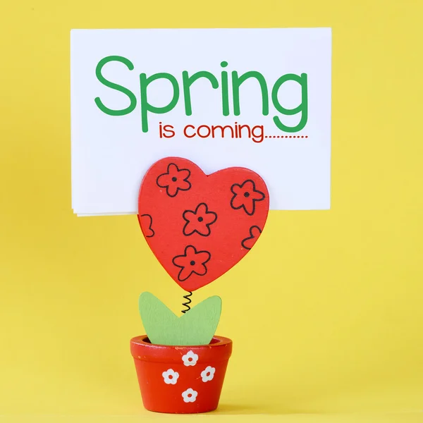 La primavera sta arrivando messaggio — Foto Stock