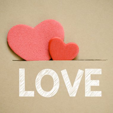 Sevgi ile kırmızı Kalpler