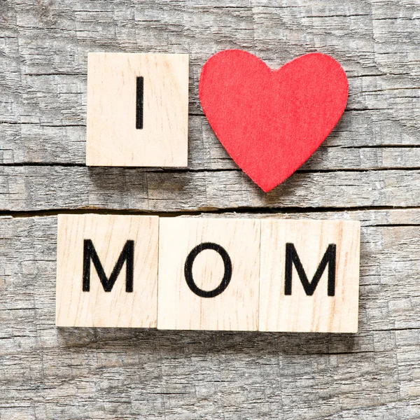 Letters spelling I love mom — Stock Photo, Image