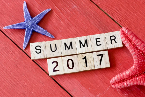 Scrabble letters met zomer 2017 — Stockfoto