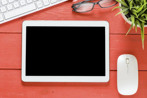 Tablet-Computer mit Tastatur — Stockfoto