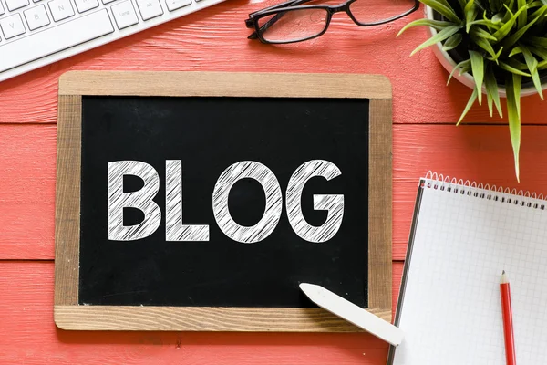Yazı tahtası üzerinde blog kelime Handwritten