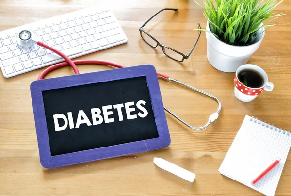 Handgeschreven diabetes op blackboard — Stockfoto