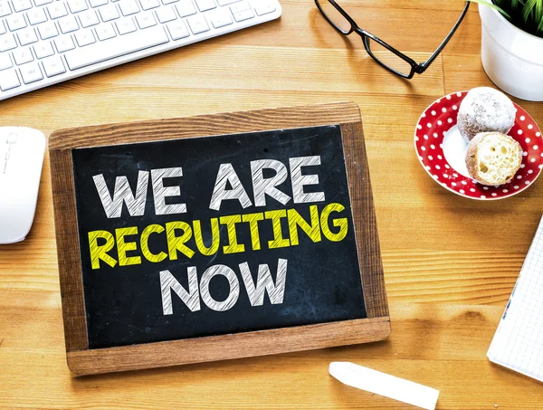 Biz şimdi tahtaya aliyor