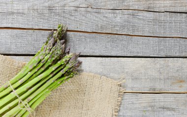 taze yeşil kuşkonmaz