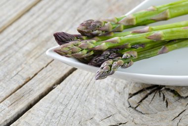 taze yeşil kuşkonmaz