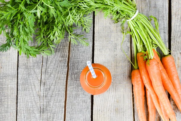 Морква і морквяний сік — стокове фото