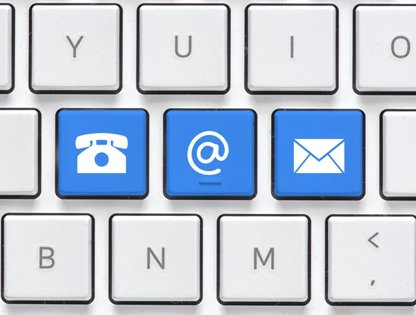 Комп'ютерна біла клавіатура з кнопками — стокове фото