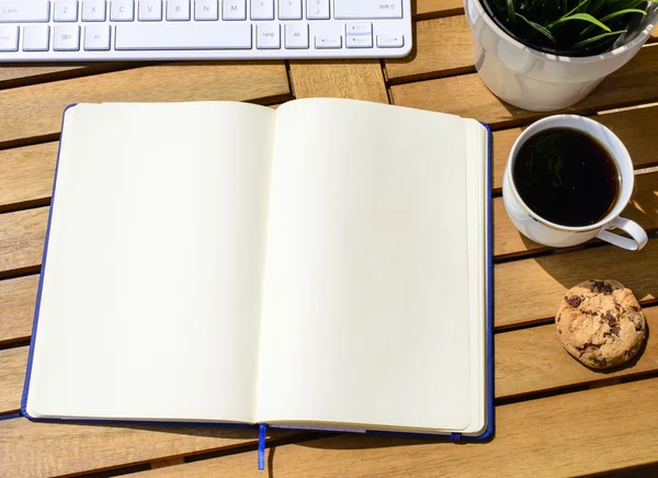 Empty  on notebook and keyboard — Stock Photo, Image