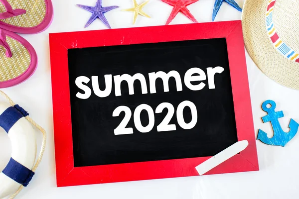 उन्हाळ्यात 2020 सह ब्लॅकबोर्ड — स्टॉक फोटो, इमेज