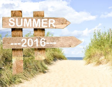 Yaz 2016 ahşap yol işareti