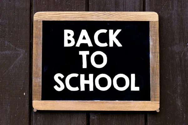 Terug naar school op blackboard — Stockfoto