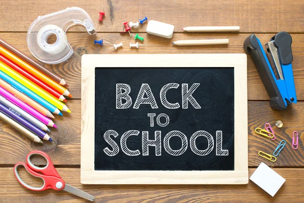 Tillbaka till skolan på Chalkboard — Stockfoto